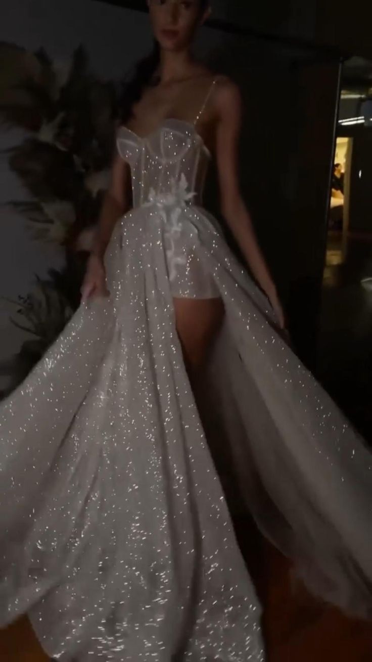 A-Linie Spaghettiträger Glitzerndes Bohemian Brautkleid fg3982