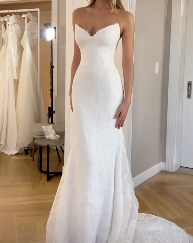 Robe de mariée longue en dentelle à col en V et style sirène, élégante, fg7180