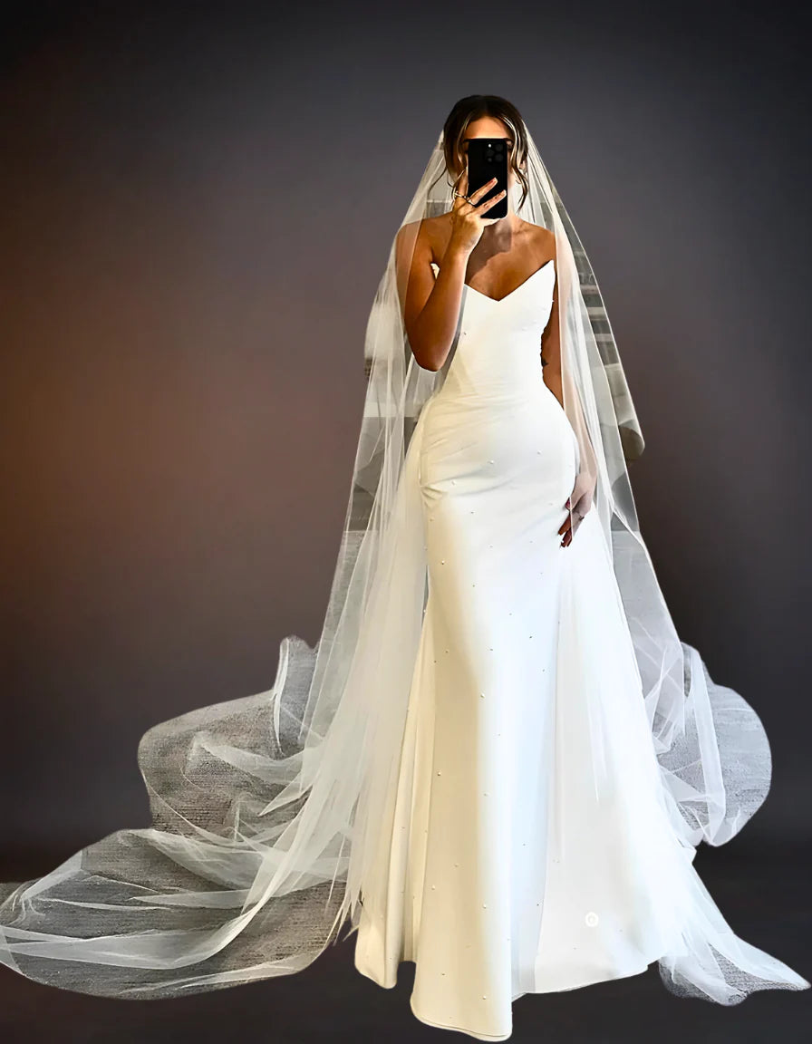 Robe de mariée sirène bustier en satin blanc avec perles fg7309
