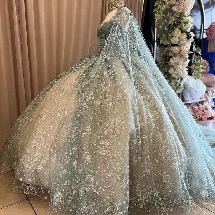 Shiny Quinceanera Dress Ball Gown Lace Beaded Tulle Backless Sweet 16 Dress fg7216