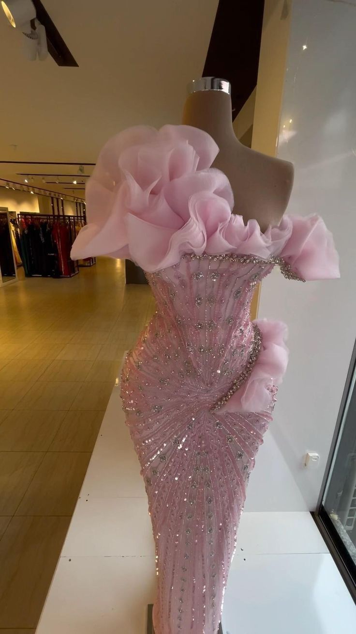 Glitzernde Ballkleider mit Perlen und Kristallen in Rosa, Abendkleider fg7008