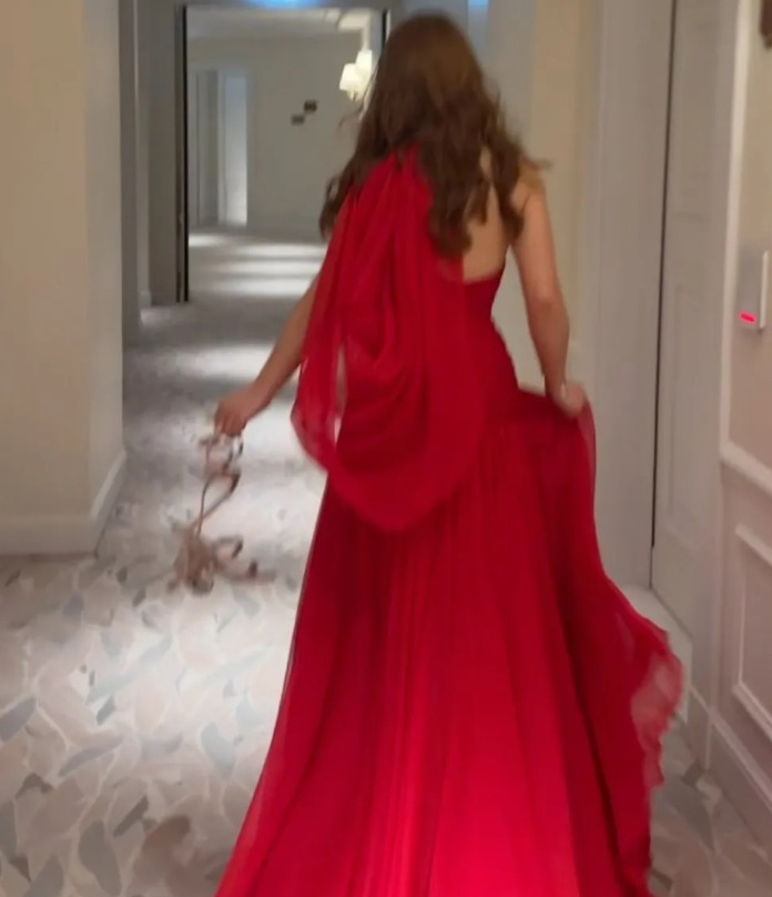Robe de soirée rouge fendue sur le côté pour femme fg6266