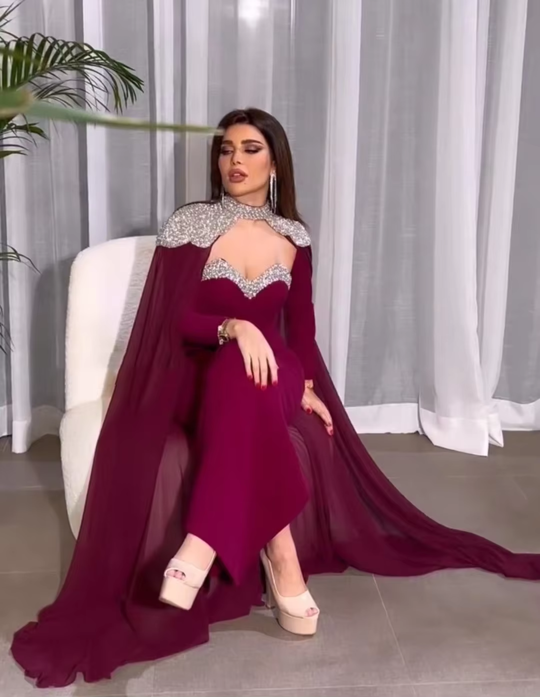 Elegante Ballkleider aus dem Nahen Osten mit Chiffon-Cape, Spaghettiträgern, langen Ärmeln, Abendkleider, Partykleid für formelle Anlässe, fg6411