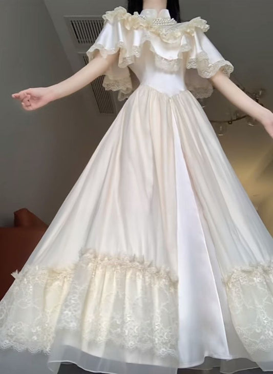 Robe de soirée longue élégante en satin et dentelle, coupe trapèze, col montant, fg7304