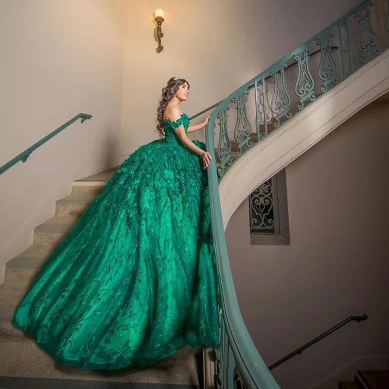 Grüne funkelnde Quinceanera-Kleider mit Cape-Quasten Sweet 16 Kleider Ballkleid 3D-Blumen Tüll Geburtstagskleider fg4570