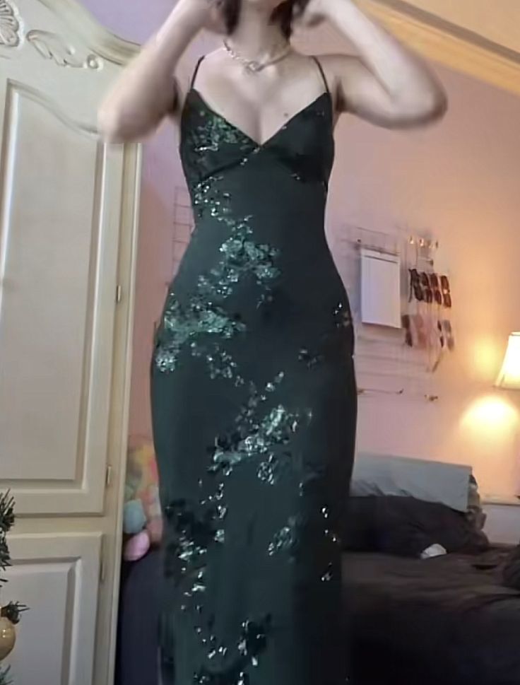 V Neck Green Prom Dresses Evening Gowns with Sequin Appliques fg3230