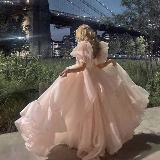 Robe de bal longue rose coupe trapèze en organza avec manches bouffantes fg5426