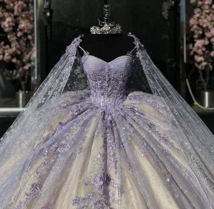 Light Purple Quinceanera Dressess with Cape Luxury Butterfly Applique formalgowns Light Purple Quinceanera Dressess with Cape Luxury Butterfly Applique formalgowns