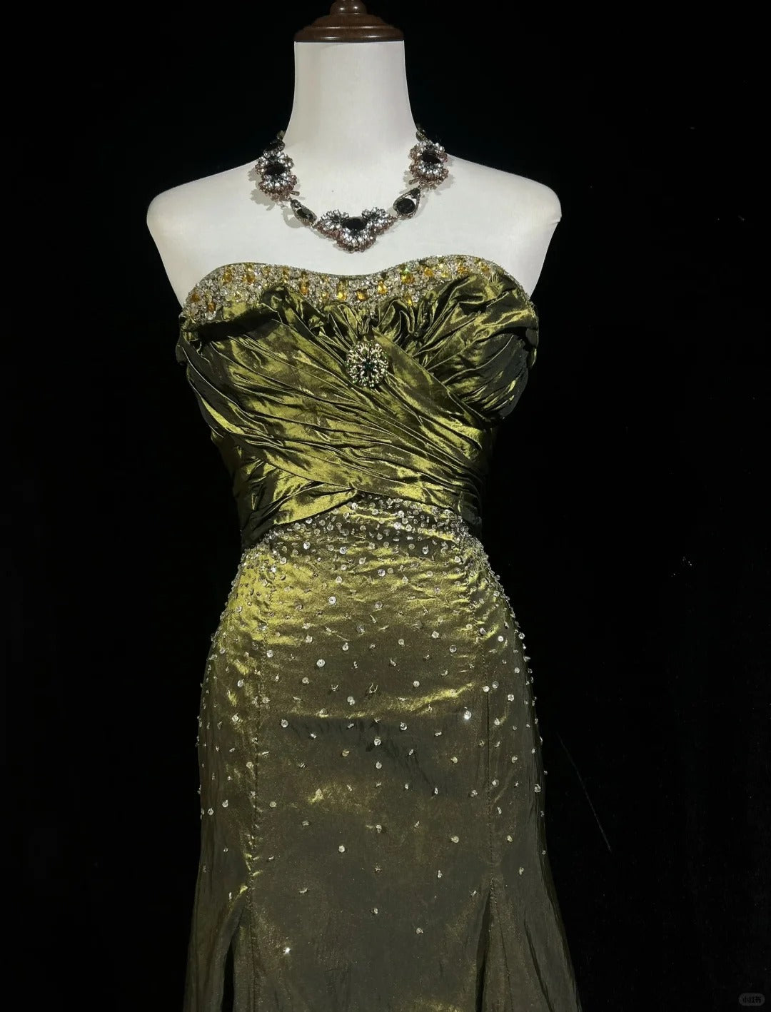 Robe de bal vintage longue bustier verte coupe trapèze fg8037