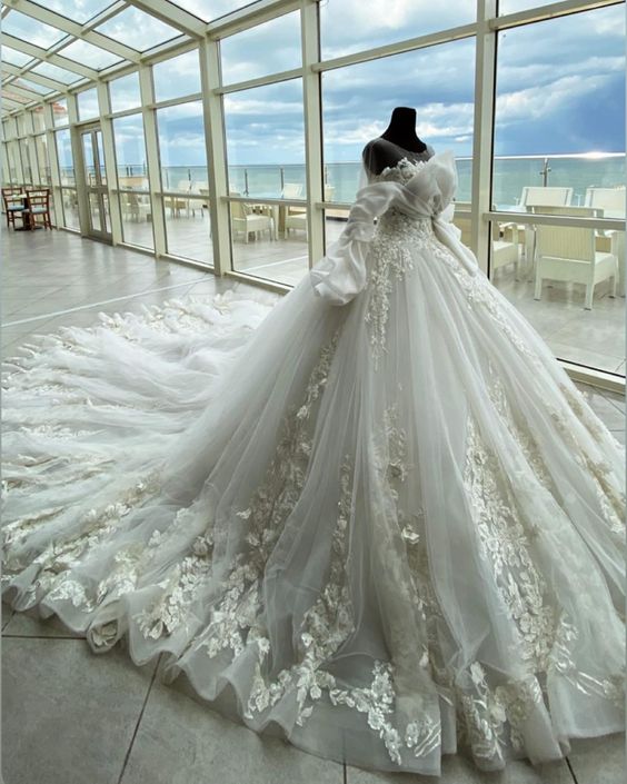 Luxurious White Wedding Dress With Trail,White Bridal Dress fg5832 Luxurious White Wedding Dress With Trail,White Bridal Dress fg5832