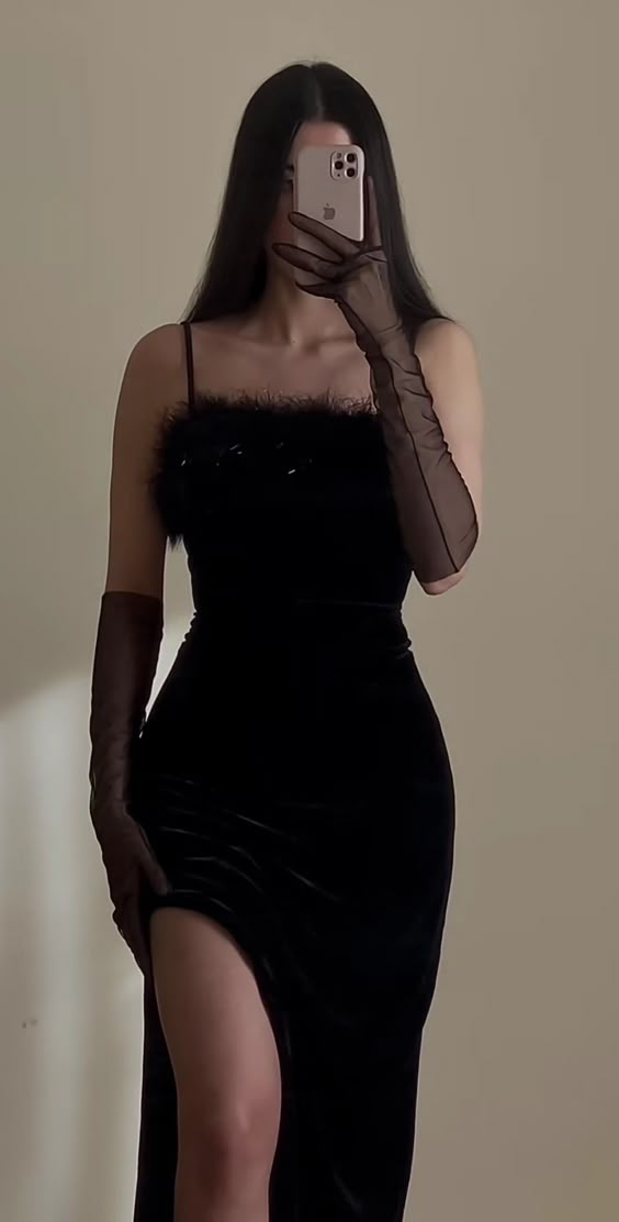 Robe de bal sirène longue fendue noire à bretelles et plumes fg6479