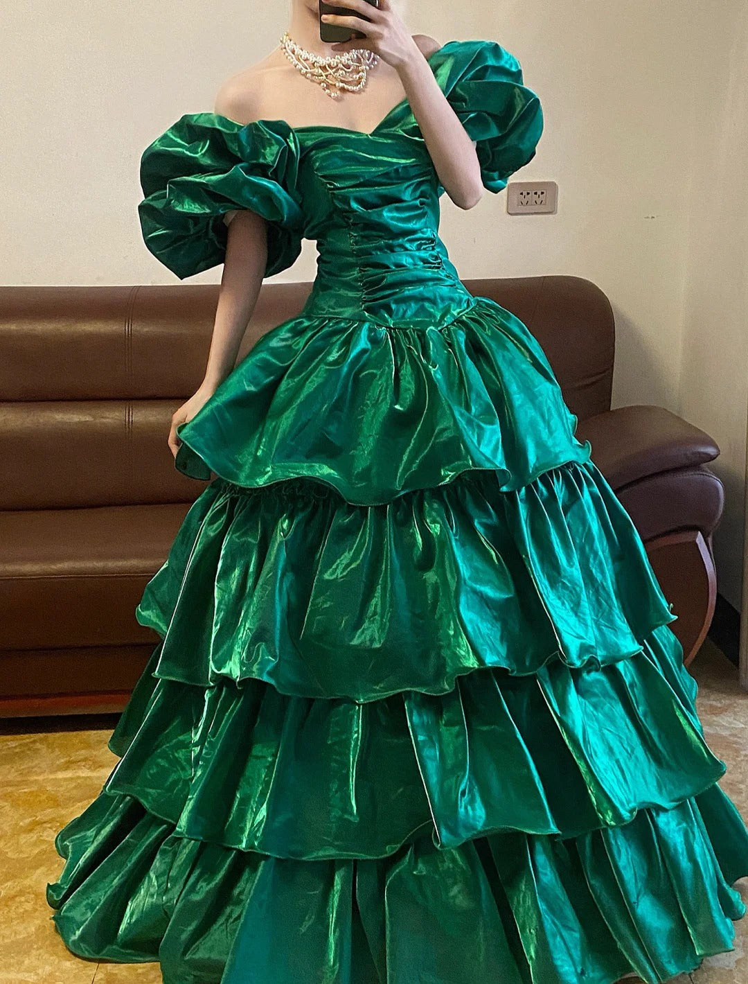 Emerald Green Off Shoulder Long Prom Dresses Vintage Formal Evening Dr formalgowns Emerald Green Off Shoulder Long Prom Dresses Vintage Formal Evening Dr formalgowns