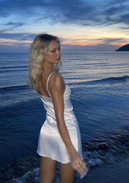 Robe décontractée en satin blanc, sexy, col en V, sans manches, dentelle, dos nu, moulante, mini, vacances, plage, streetwear, fg5885