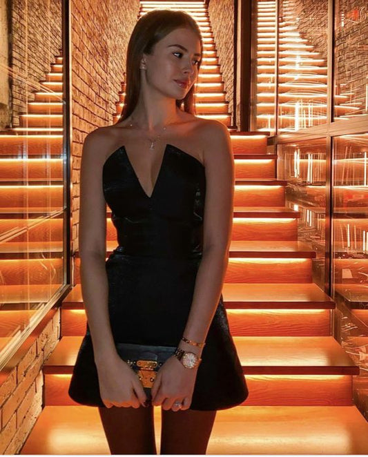 Robe de soirée courte/mini en velours à col en V et coupe trapèze fg5952