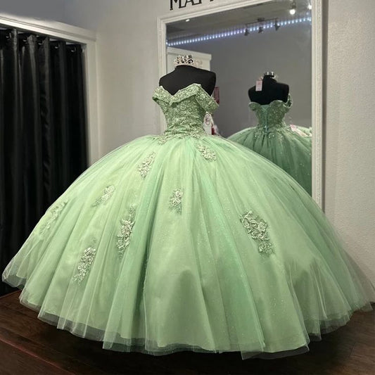 Robe de bal mexicaine de luxe vert sauge en dentelle appliquée fg6685