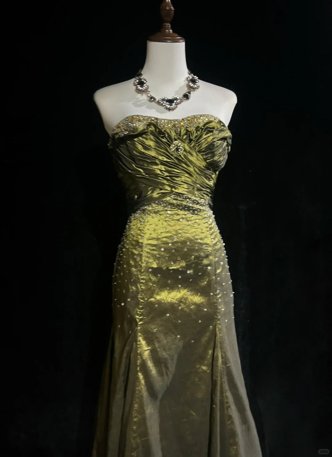 Robe de bal vintage longue bustier verte coupe trapèze fg8037