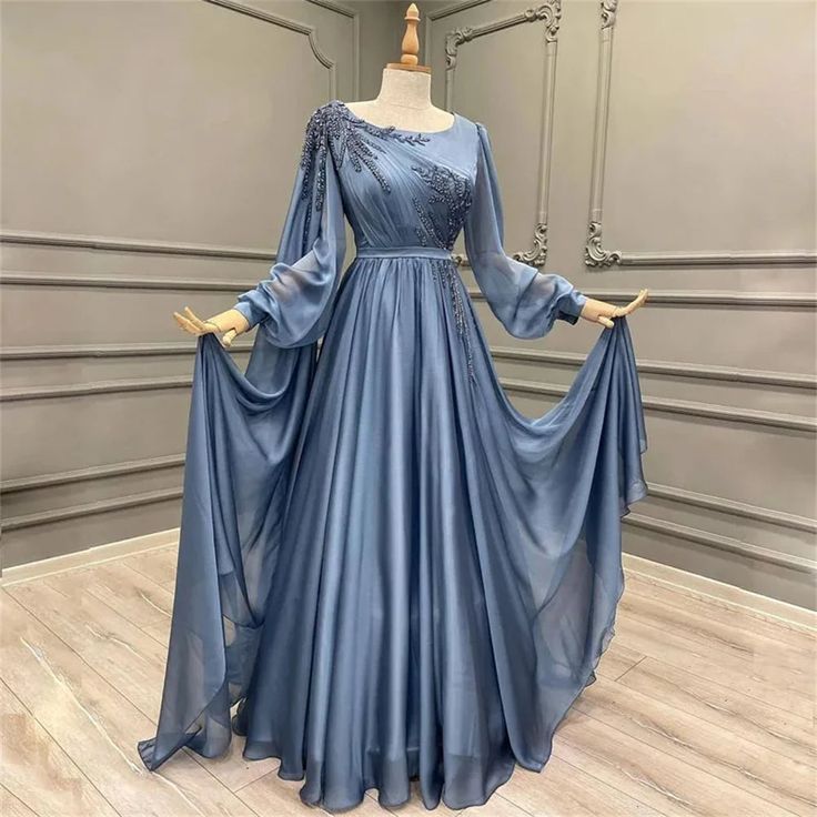 Elegantes blaues Chiffonkleid mit verzierten Ärmeln Abendkleid fg6652