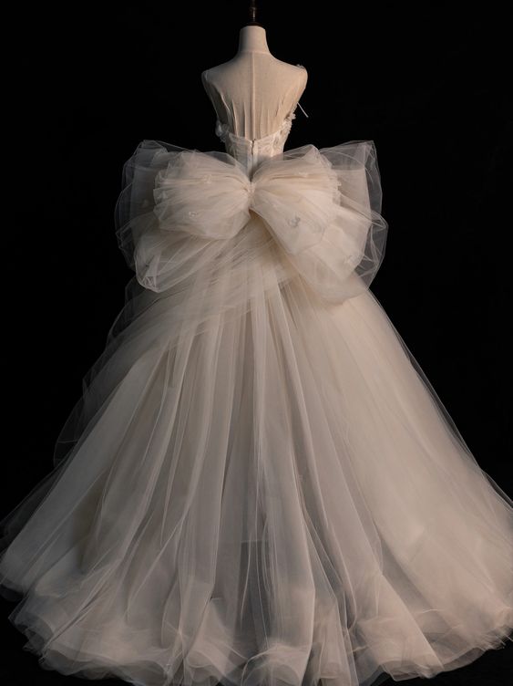 Charming A Line Elegant Ball Gown Straps Long Tulle Wedding Dresses fg6438