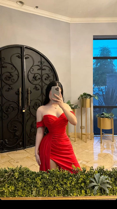 Robe de soirée rouge à épaules dénudées et fente fg6522