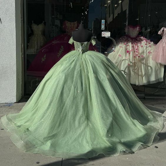 Sage Green Luxury Quinceanera Dresses Off The Shoulder Green Ball Gown Prom Dress fg5771