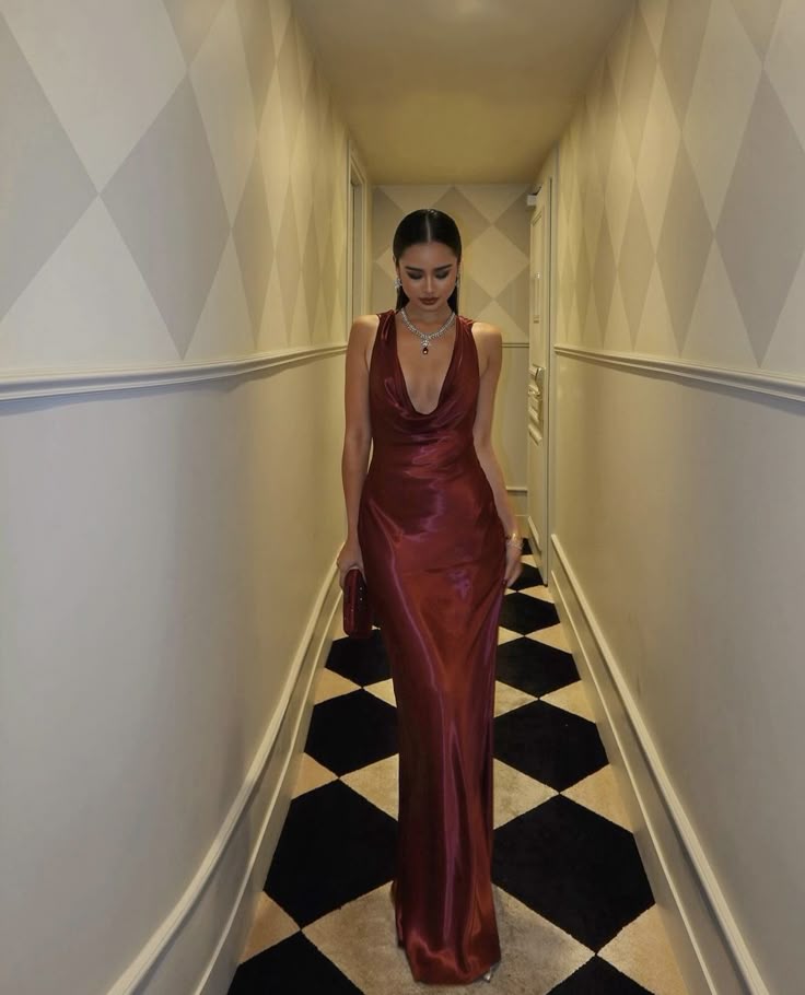 Robe de soirée longue en satin, style sirène, sans manches, col en V, sexy, fg7584