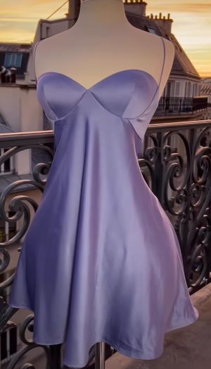 Robe de cocktail courte et sexy, coupe trapèze, couleur lilas, fg6491