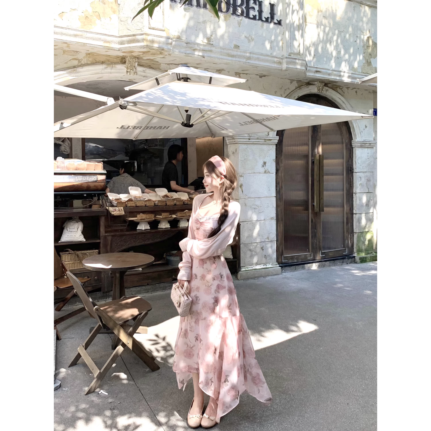 Slim-fit floral A-line maxi dress and cardigan set A127