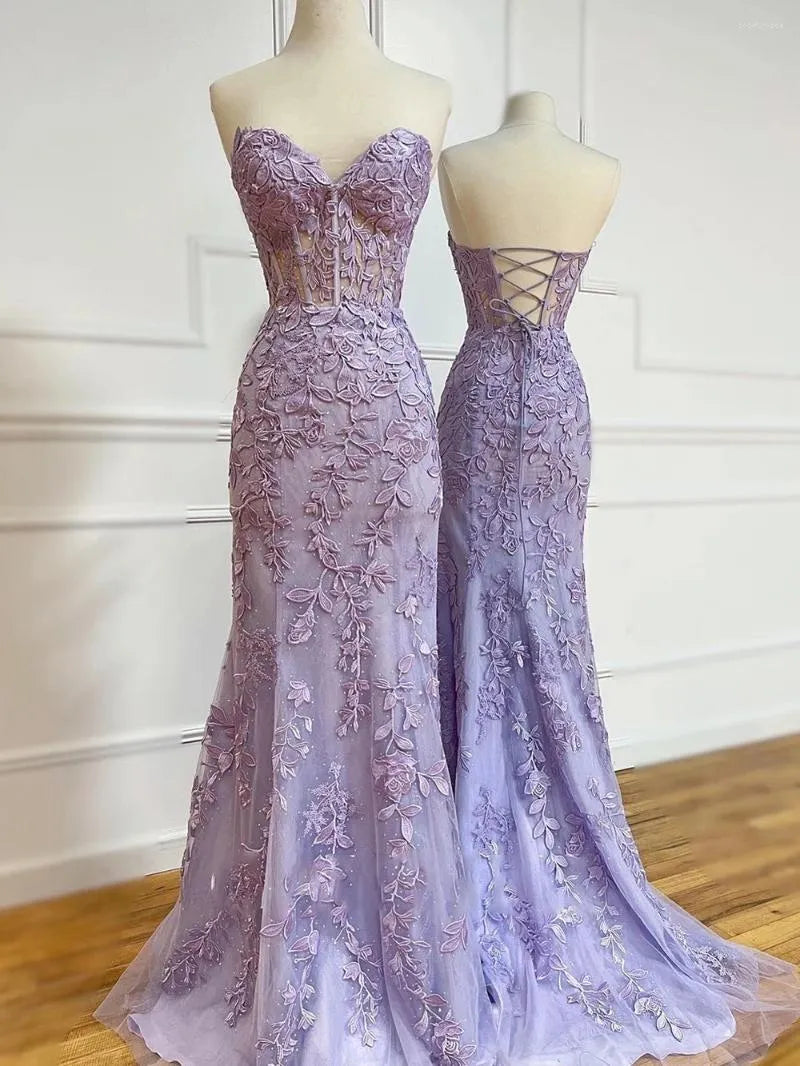 Robe de soirée longue en dentelle style sirène, décolleté en cœur, avec lacets dans le dos, fg7254