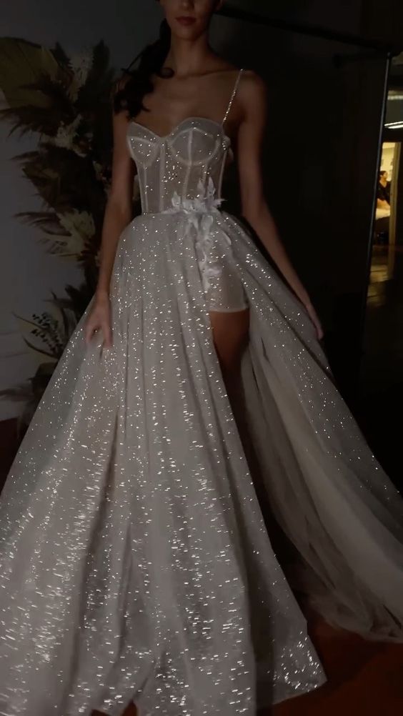 A-Linie Spaghettiträger Glitzerndes Bohemian Brautkleid fg3982