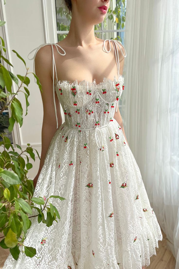 Spaghetti Straps Appliqued Sheer Lace A-Line Tea Length Evening Prom Dress fg4628