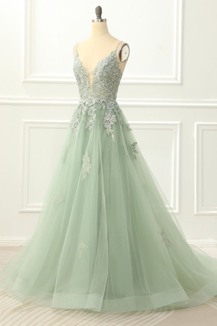Grünes Ballkleid aus Tüll mit Spaghettiträgern und Applikationen fg4657