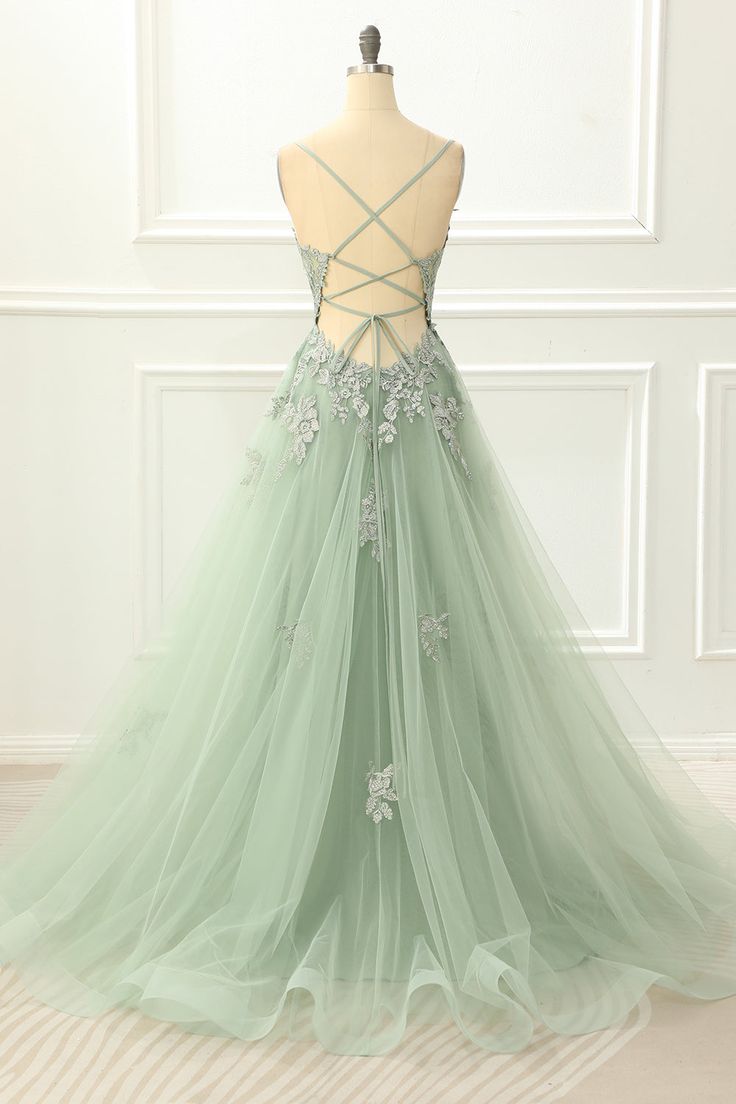 Grünes Ballkleid aus Tüll mit Spaghettiträgern und Applikationen fg4657