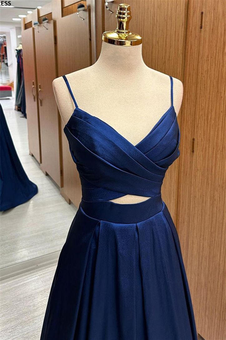 Robe de bal longue en satin à bretelles plissées et découpes fg4855
