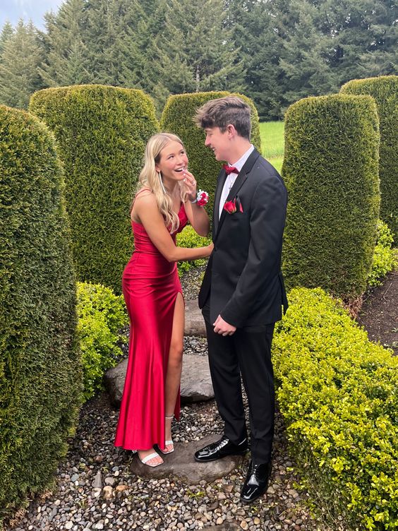 Sexy Rotes Meerjungfrau-Maxikleid mit Seitenschlitz und langem Satin-Ballkleid fg5096