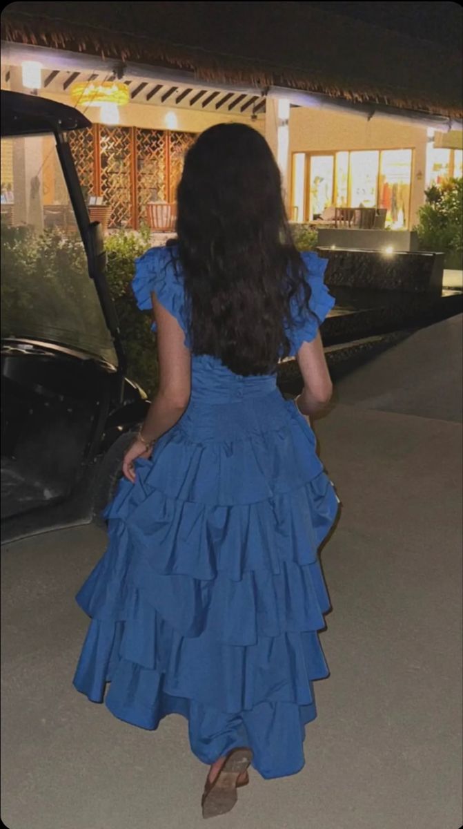 Elegantes blaues Abendkleid, gestuftes Abschlussball-Outfit fg5424