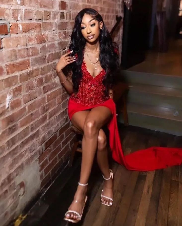 Robe de bal courte rouge scintillante avec traîne latérale, luxueuse robe de soirée d'anniversaire en cristal et diamants fg5499