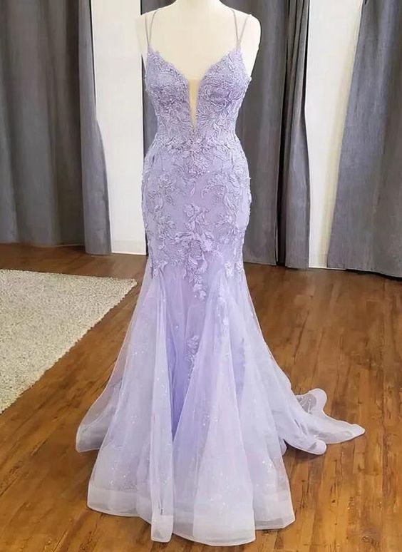 trumpet mermaid v neck prom dress Lace Prom Dress 2026 Burgundy Mermaid Tulle Appliques Long V-neck Slit