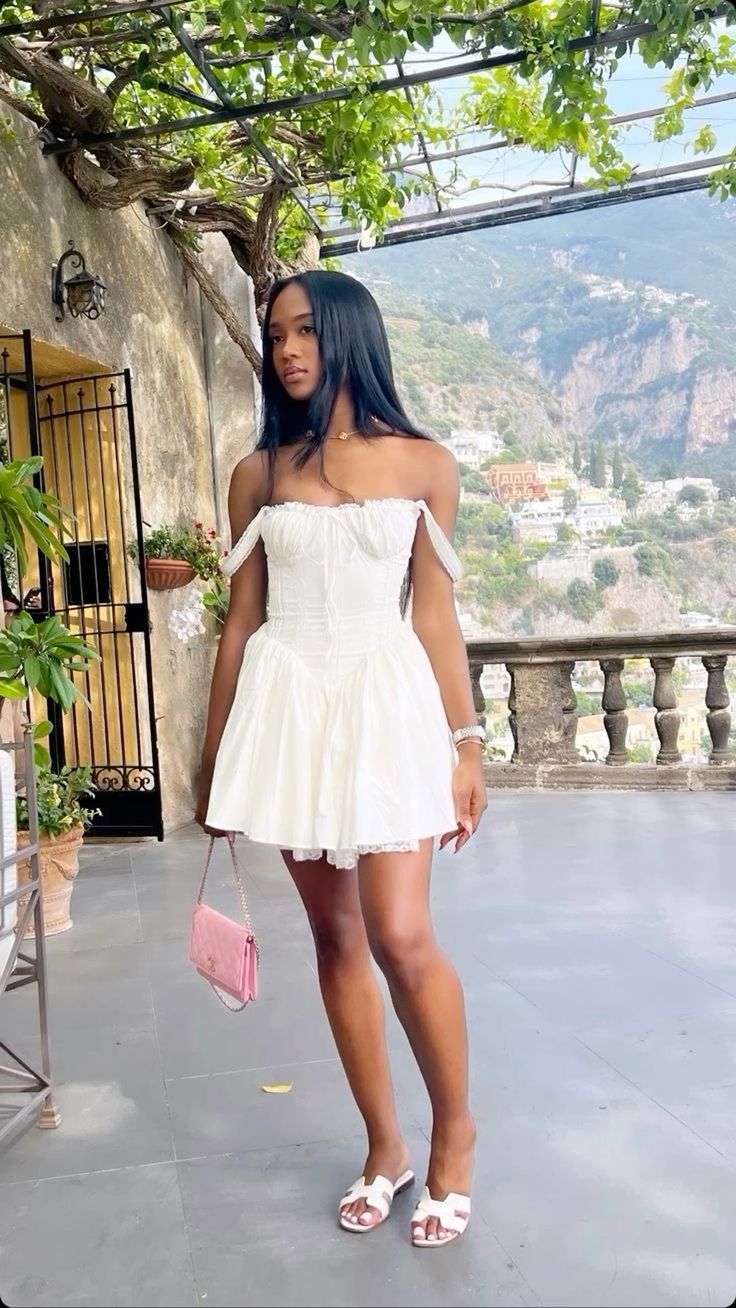 Robe de soirée courte à épaules dénudées fg5347