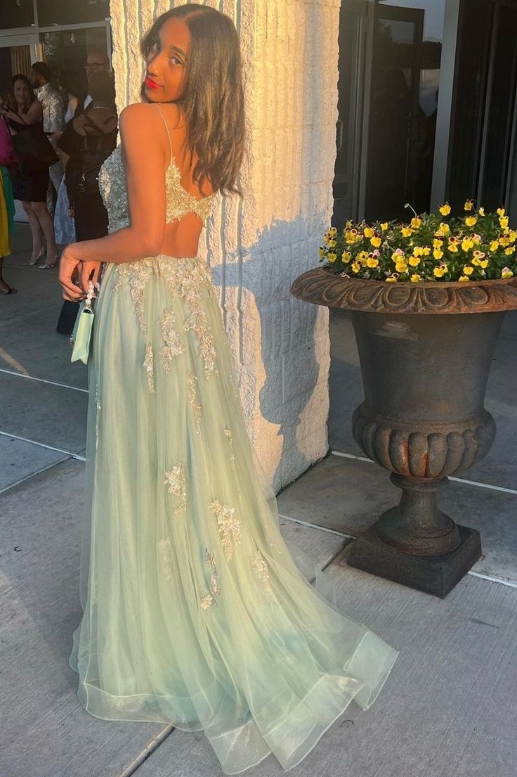 Grünes langes Ballkleid aus Spitze mit V-Ausschnitt, A-Linien-Abendkleid mit Schlitz fg4833