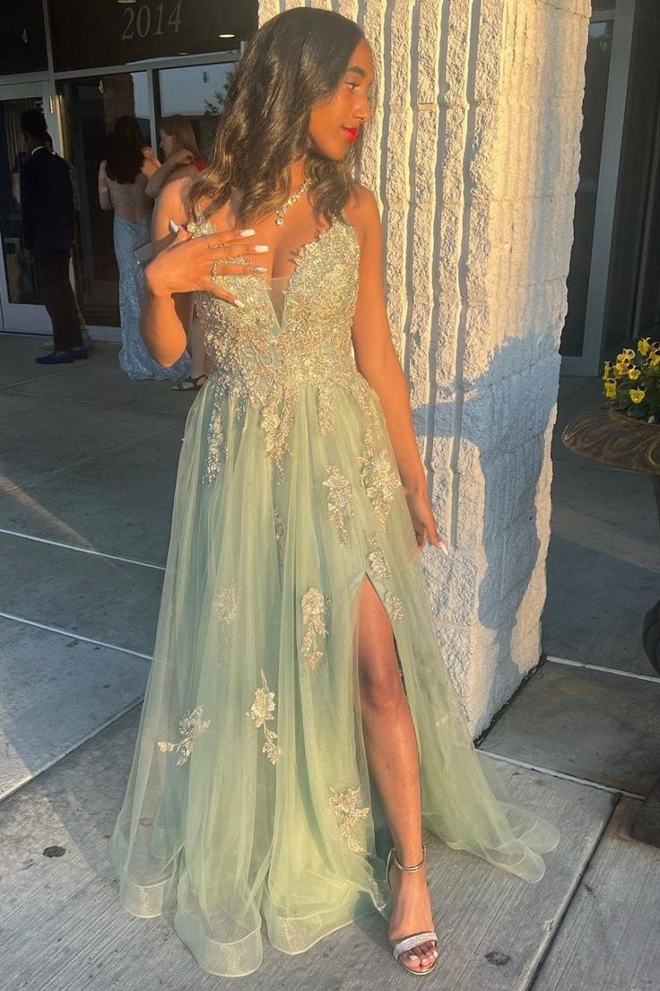 Grünes langes Ballkleid aus Spitze mit V-Ausschnitt, A-Linien-Abendkleid mit Schlitz fg4833