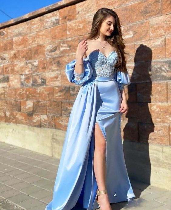 Himmelblaues schulterfreies langes Abendkleid aus Satin mit Seitenschlitz und rückenfreiem Abschlussballkleid fg4391