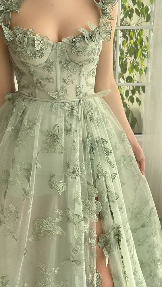 Grünes langes Ballkleid mit Schmetterlingsmotiv aus Tüll fg3594