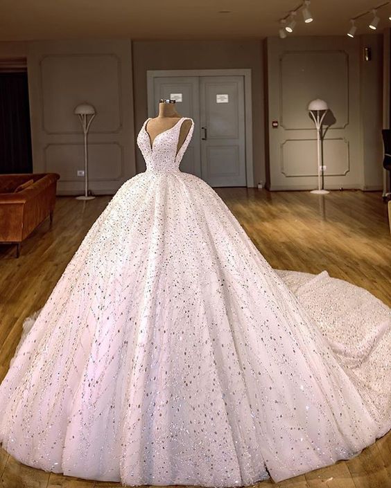Gorgeous Princess Ball Gown Wedding Dresses Crystal Beading V Neck Bri formalgowns Gorgeous Princess Ball Gown Wedding Dresses Crystal Beading V Neck Bri formalgowns