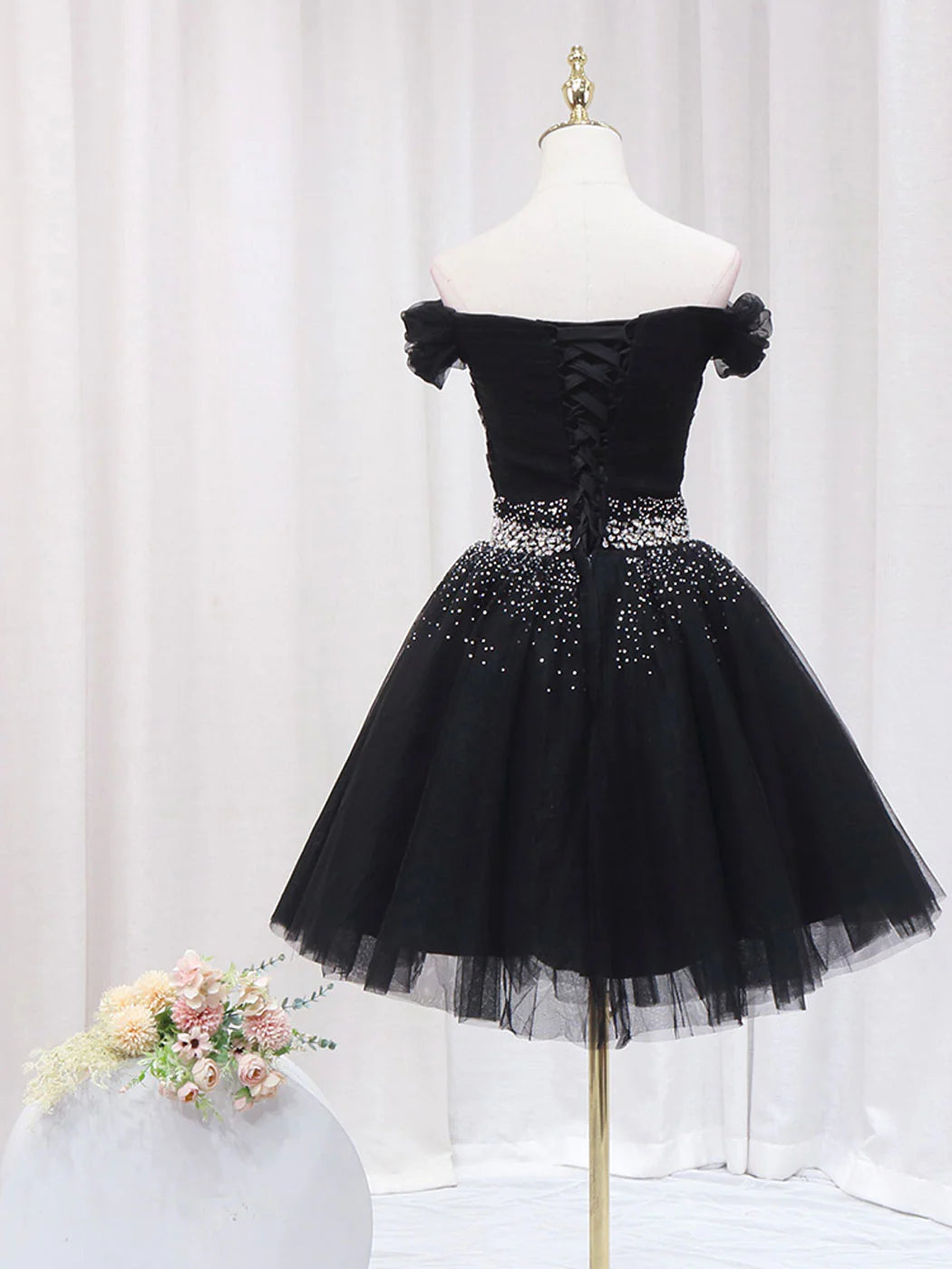 Robe de bal courte noire en tulle à sequins et épaules dénudées, robe de soirée noire fg3411