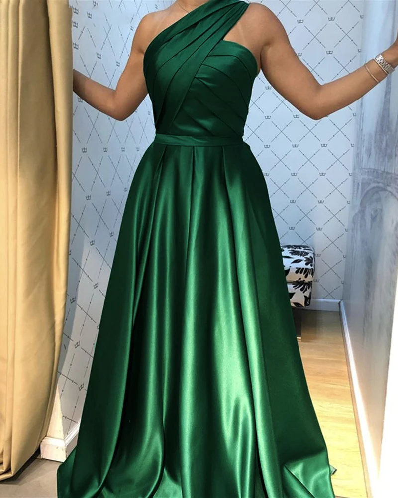 Robe de soirée longue en satin vert émeraude, asymétrique épaule dénudée, coupe trapèze, robe de bal fg4028