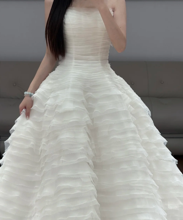 Ball Gown White Wedding Dress Tiered Wedding Gowns fg8700