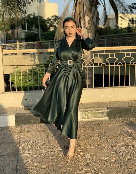 Robe de soirée verte à col en V et manches, modèle fg2904