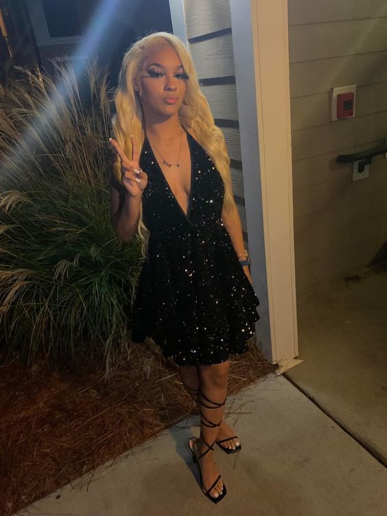 Sexy schwarze funkelnde kurze Cocktailkleider mit offenem Rücken, gestuftem Pailletten-Abschlusskleid für Partys und Abende fg2932
