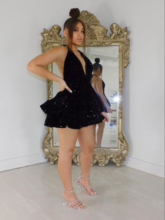 Sexy schwarze funkelnde kurze Cocktailkleider mit offenem Rücken, gestuftem Pailletten-Abschlusskleid für Partys und Abende fg2932