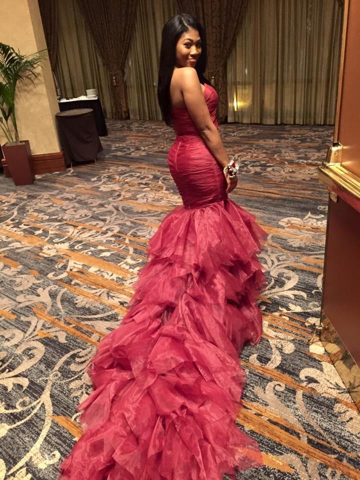 Charmante Meerjungfrau Burgund Trägerloses Afrikanisches Organza Rüschen Langes Ballkleid fg2304
